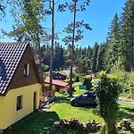 Sandra 山林小屋 *