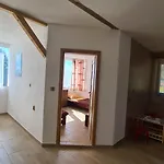 Sandra Деревянный коттедж